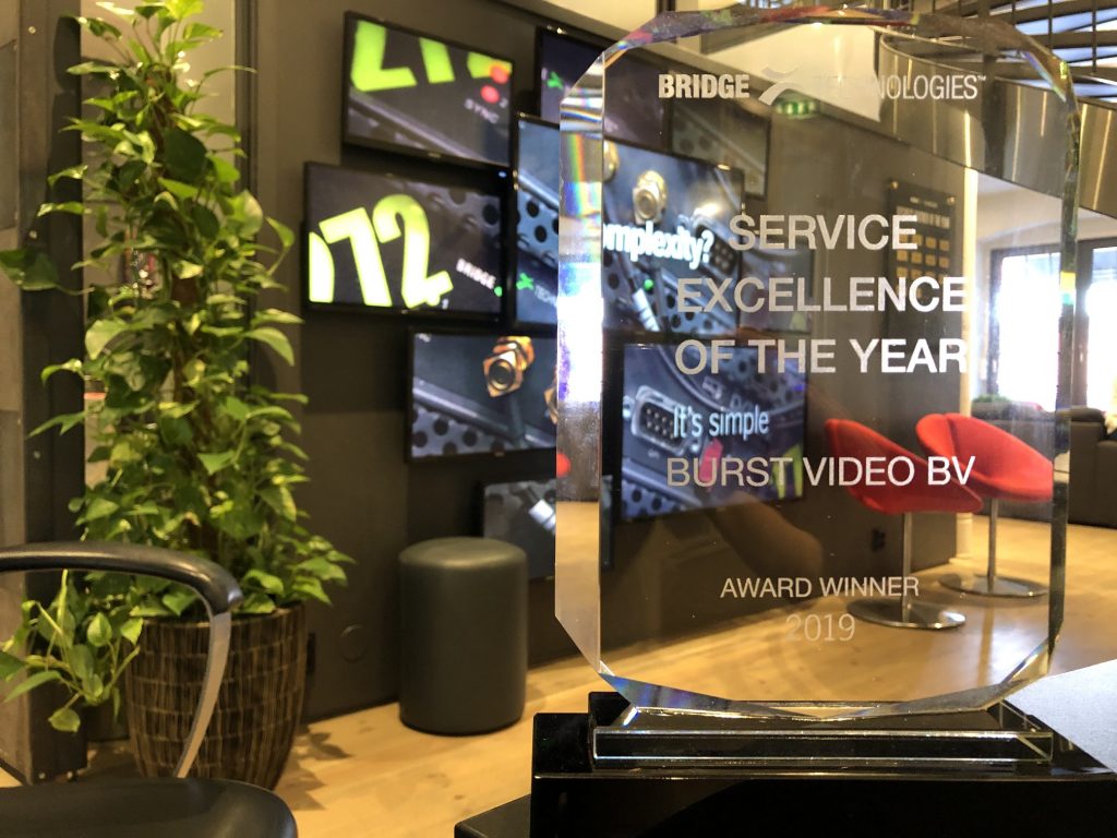 Excellence-Service-Award